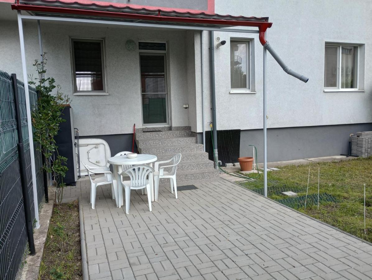 FloreştiApartament Danielaアパートメント エクステリア 写真