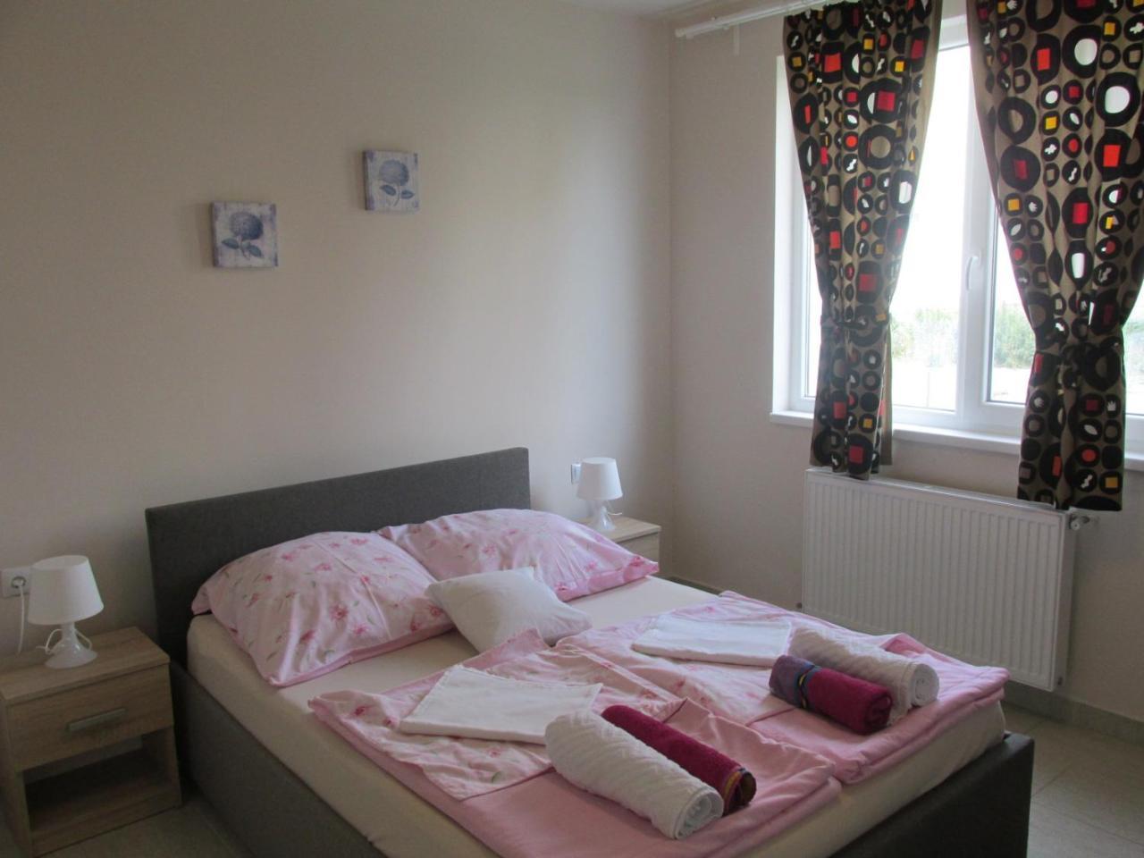 FloreştiApartament Danielaアパートメント エクステリア 写真
