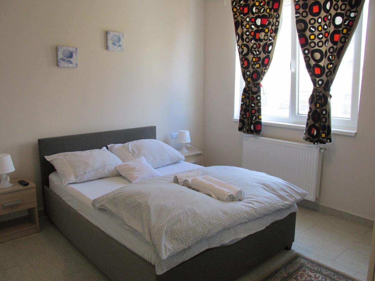 FloreştiApartament Danielaアパートメント エクステリア 写真